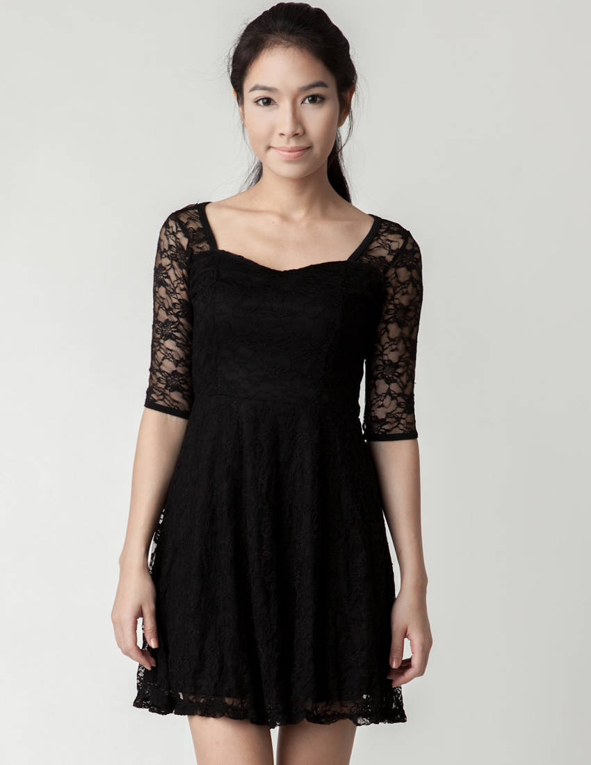 LITTLE BLACK LACE DRESS WITH SLEEVES - Nasha Bendes