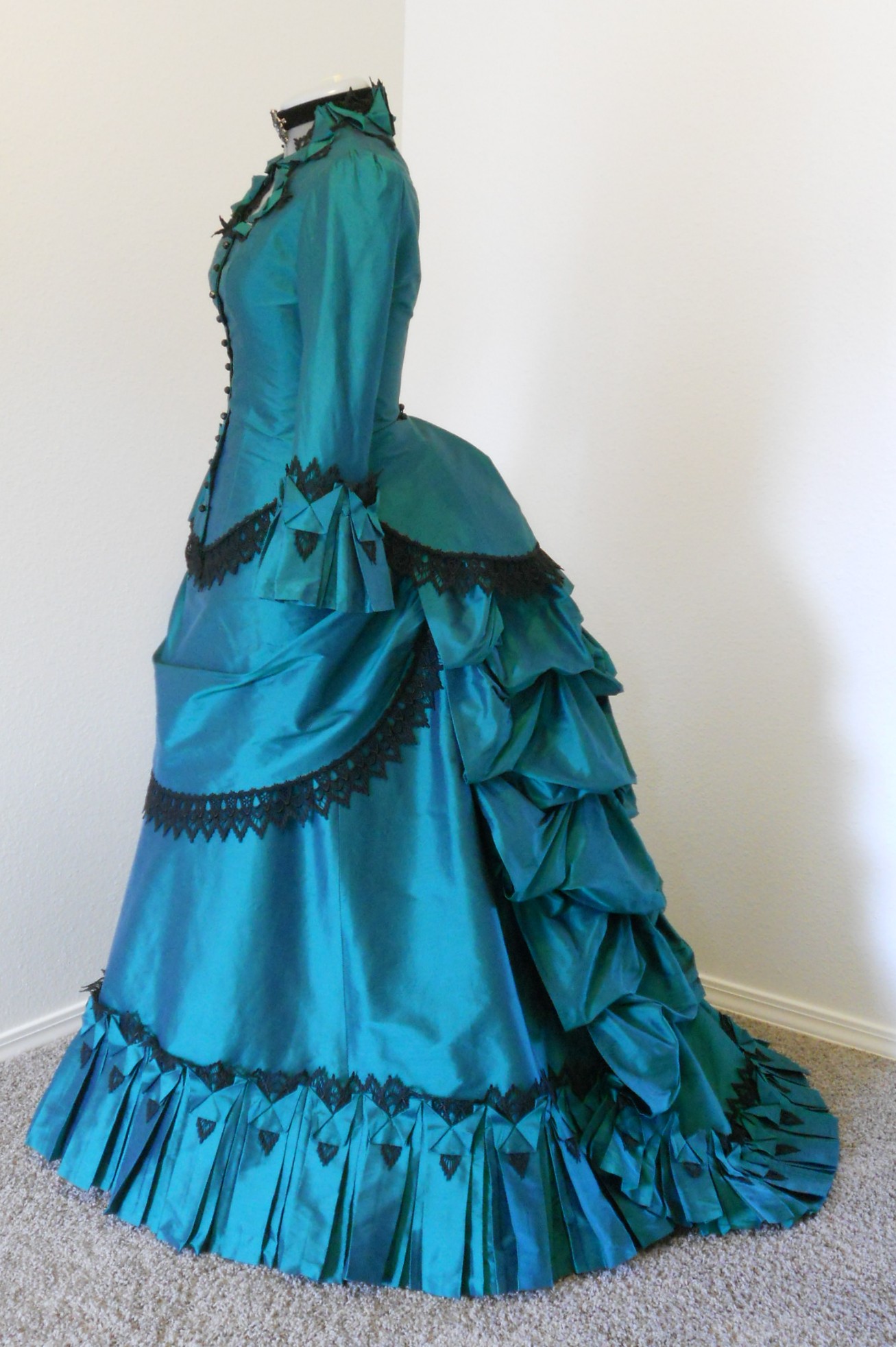 Victorian Dress Picture Collection | DressedUpGirl.com
