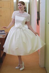 Short Wedding Dresses with Sleeves