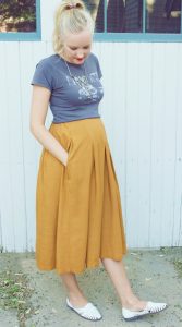 Maternity Skirt Outfits